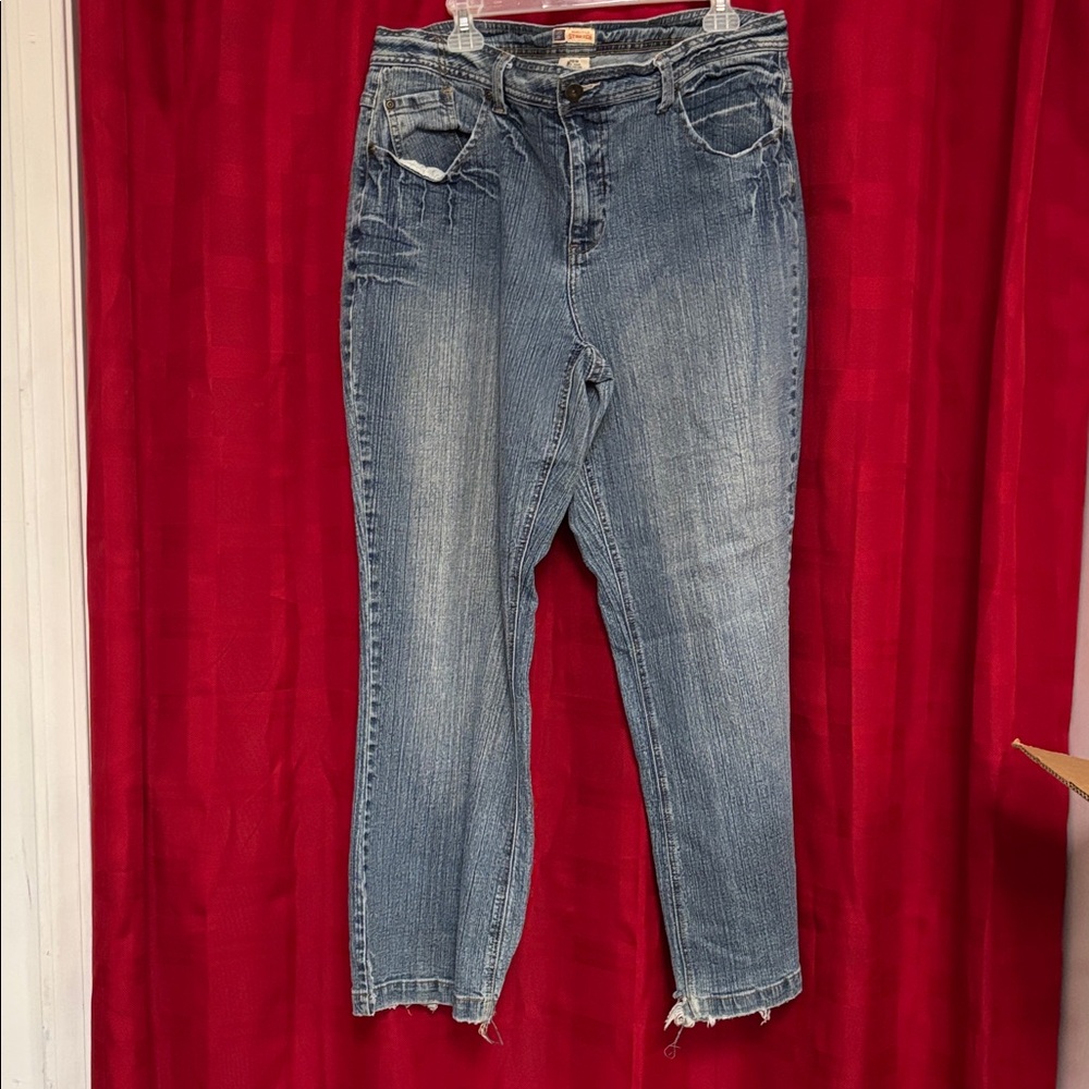 Stylish Women's Straight Leg Jeans in Blue